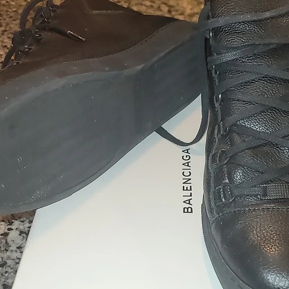 Balenciaga Men's Textured Black Sneakers - Picture 7 of 8